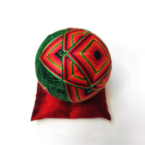 Temari - Red & Green- Annie Reid