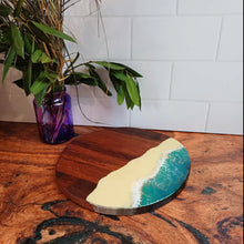 Load image into Gallery viewer, Round Wooden Cheeseboard - Belong Design