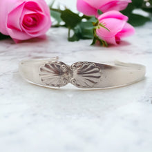 Load image into Gallery viewer, 1905 Sterling Silver shell pattern wrist cuff - Silver Rose Jewellery