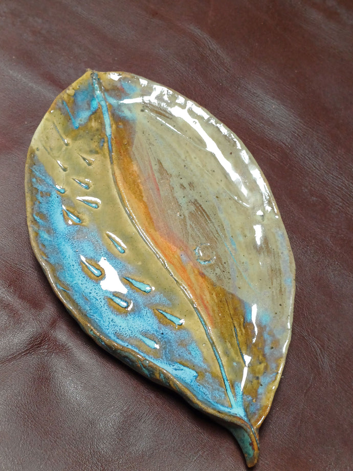 Hand built leaf plate - stoneware - Tatty K